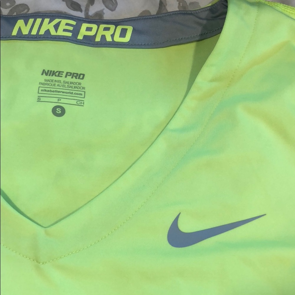 Nike pro top